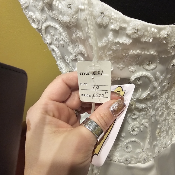 NWT Sample Demetrios White Wedding Dress Size 10 - Picture 6 of 9